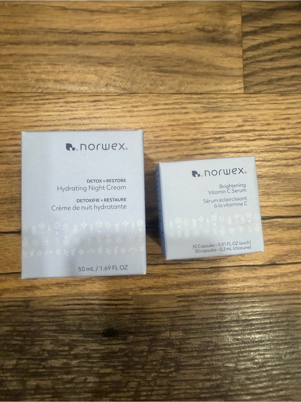 Norwex Hydrating Night Cream & Brightening Vitamin C Serum Capsules - White